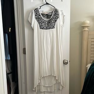 Altered state size medium.  White and black high low
